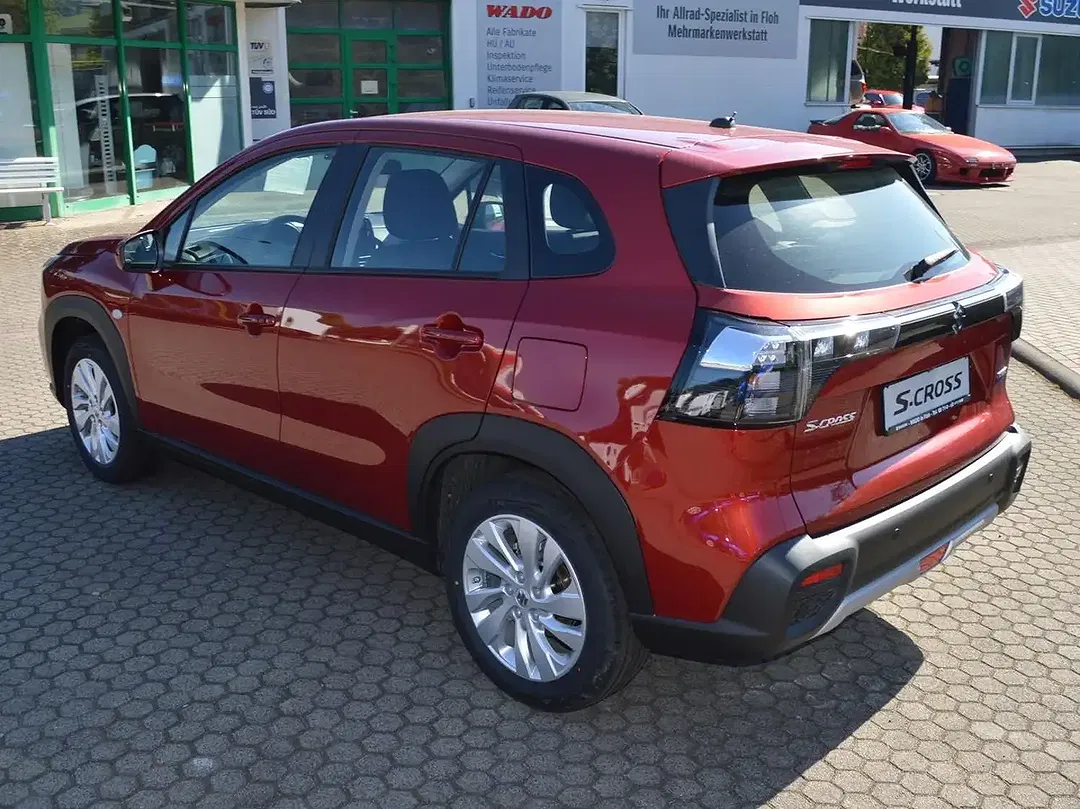 Suzuki S-Cross - Thumbnail 4