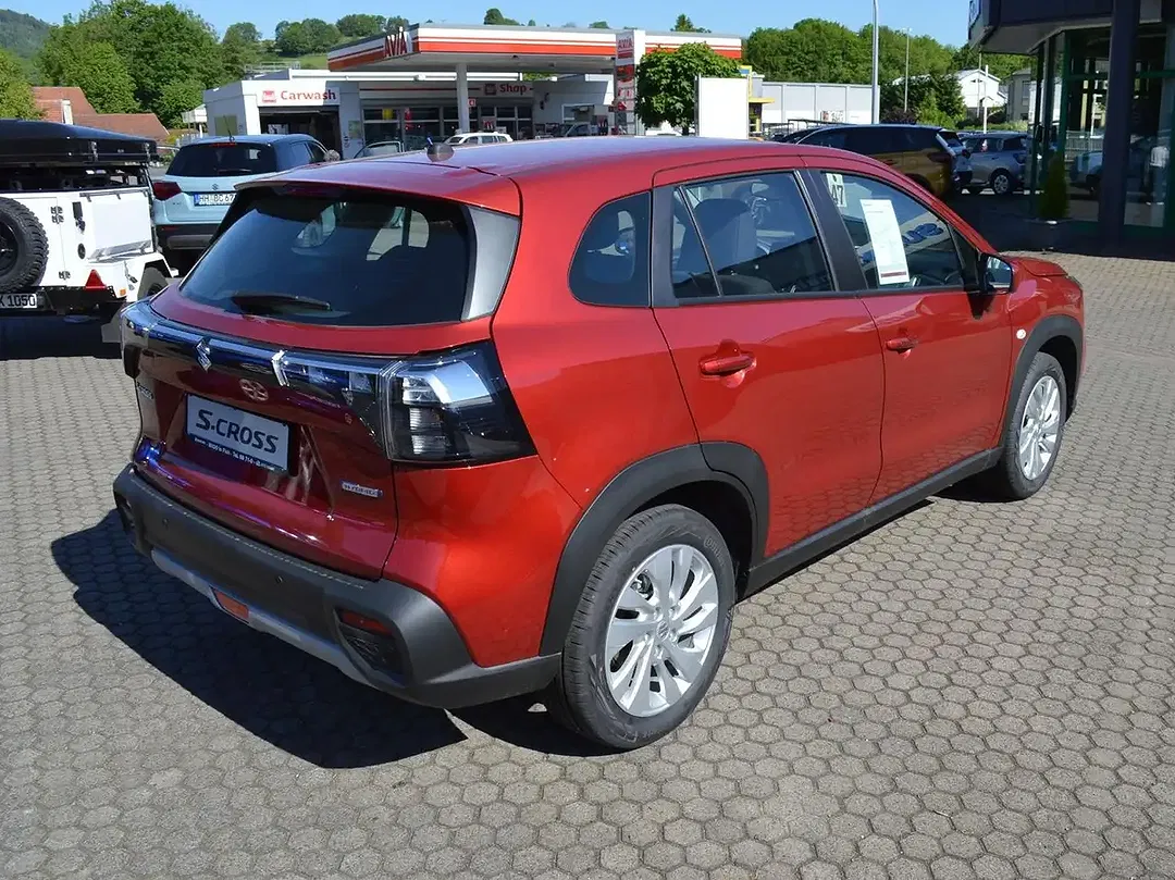 Suzuki S-Cross - Thumbnail 6
