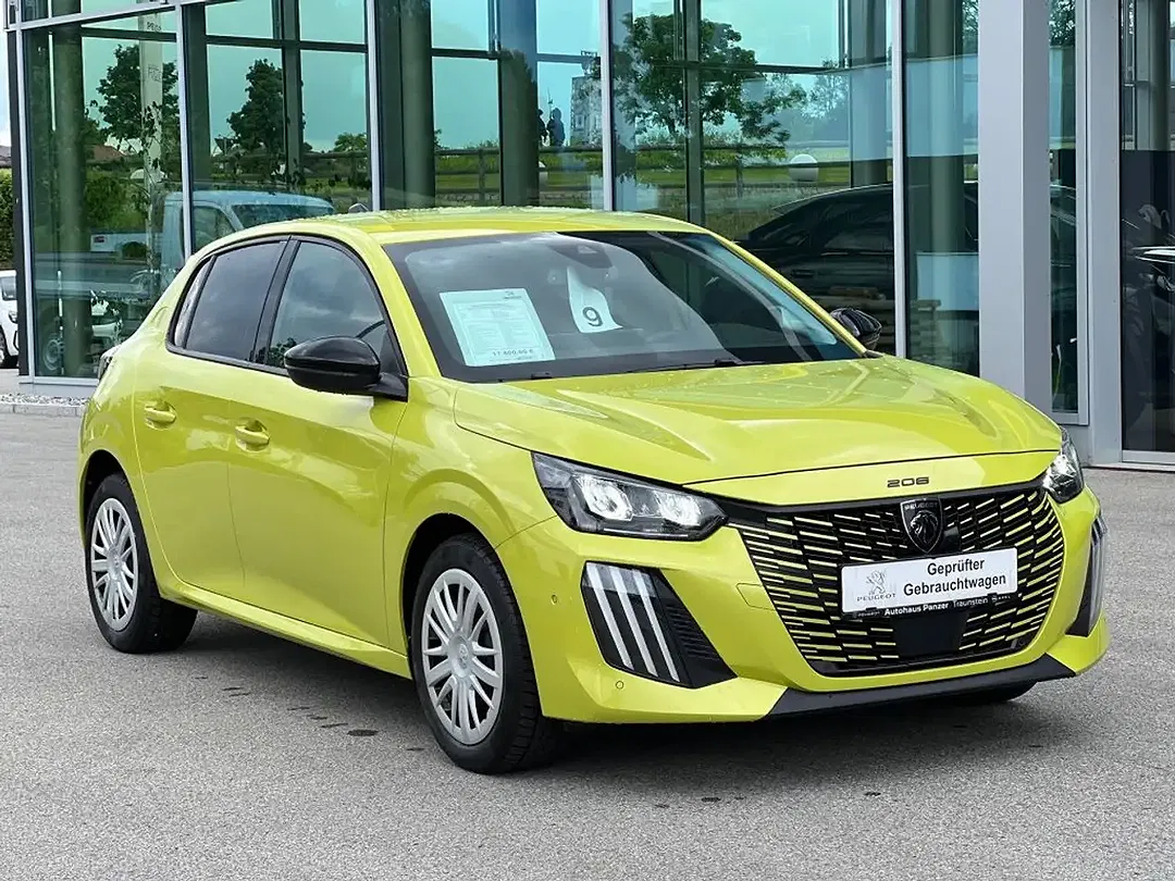 Peugeot 208 - Thumbnail 1