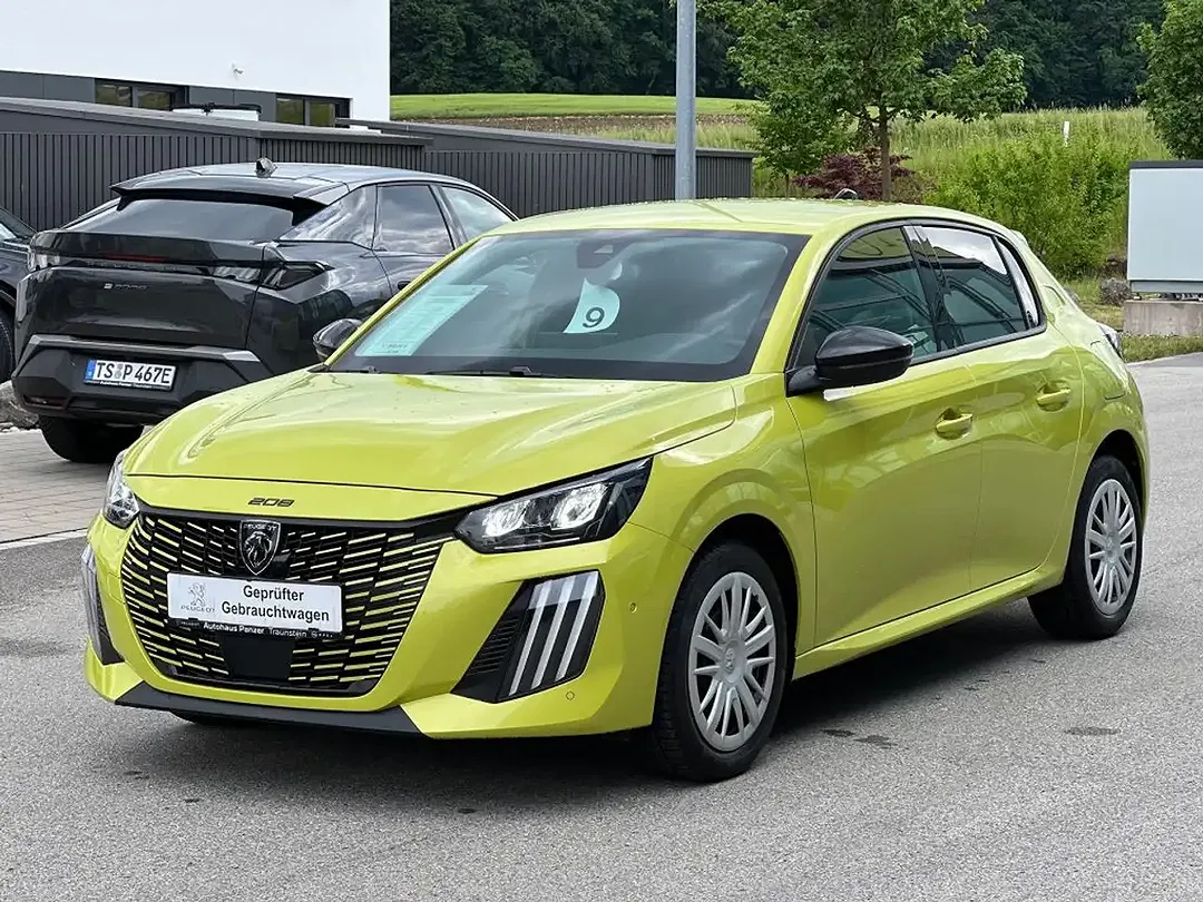 Peugeot 208 - Thumbnail 3