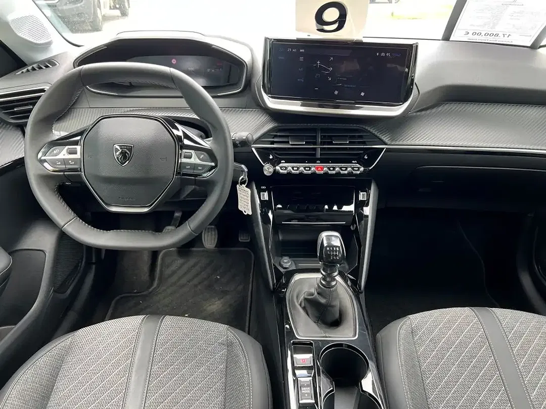 Peugeot 208 - Thumbnail 8