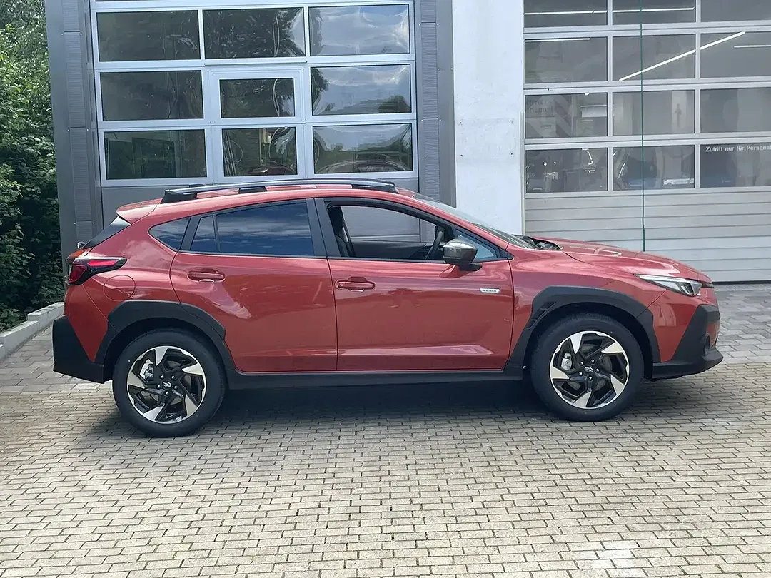 Subaru Crosstrek - Thumbnail 4