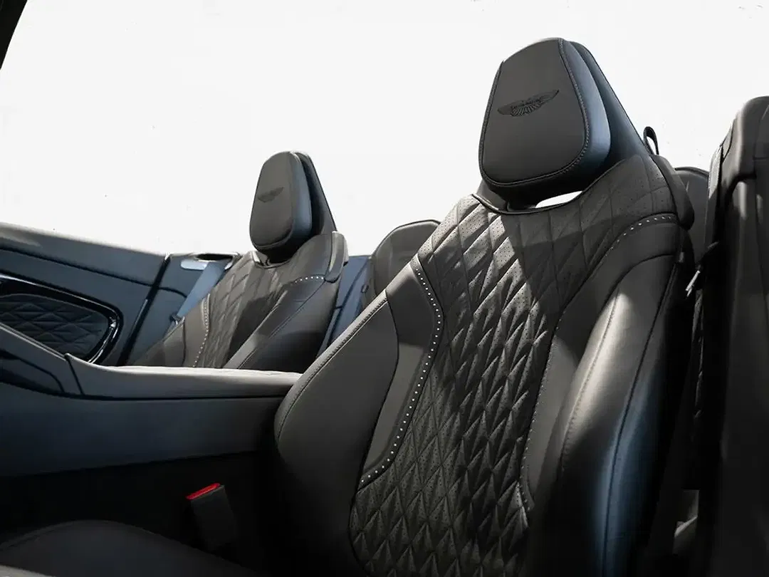Aston Martin DB12 - Thumbnail 12