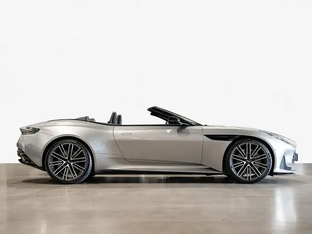 Aston Martin DB12 - Thumbnail 14