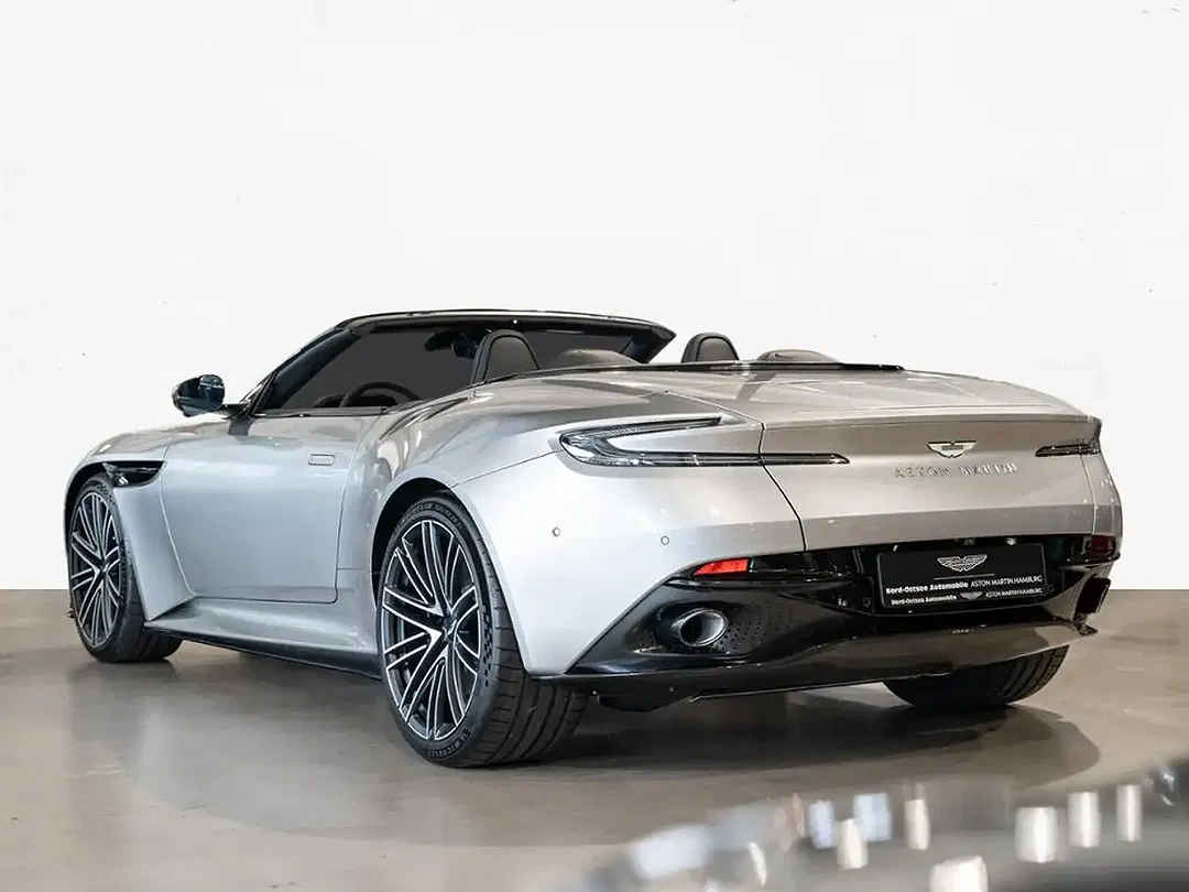 Aston Martin DB12 - Thumbnail 2