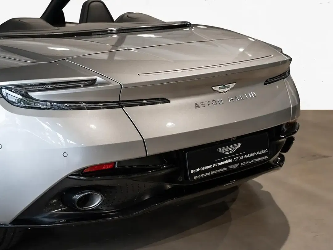 Aston Martin DB12 - Thumbnail 8