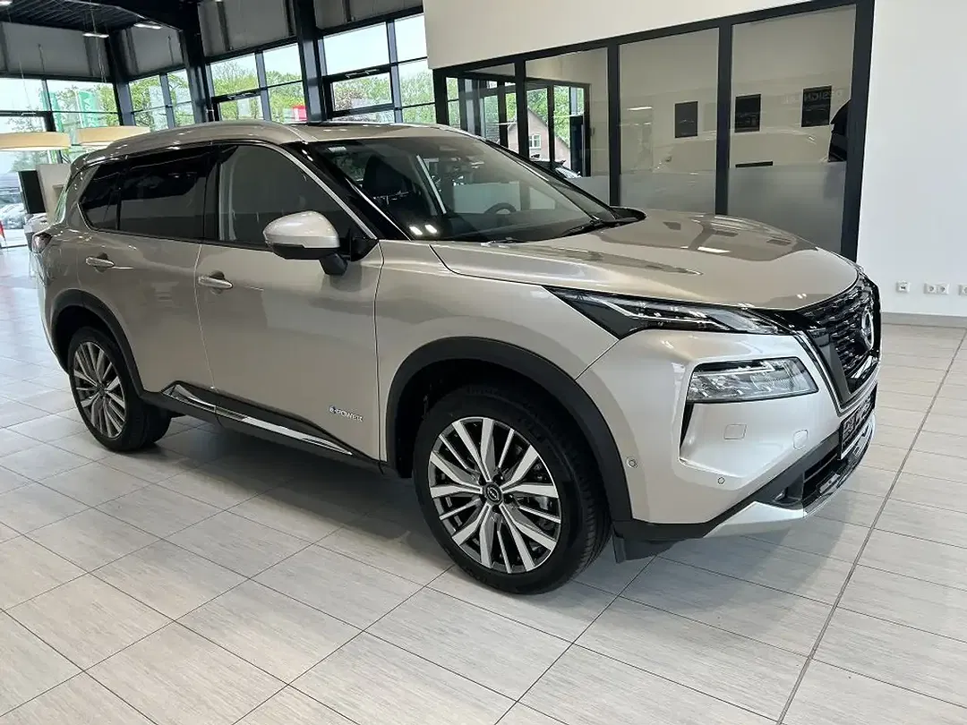 Nissan X-Trail - Thumbnail 2