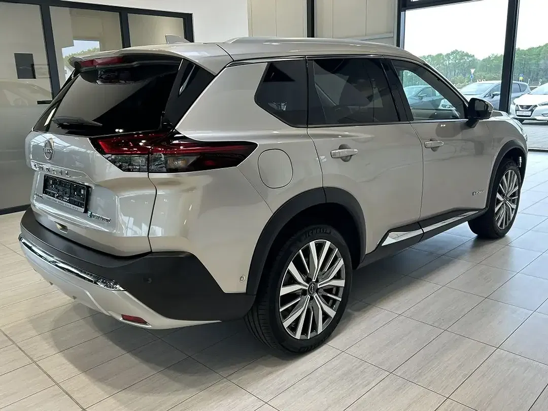 Nissan X-Trail - Thumbnail 3