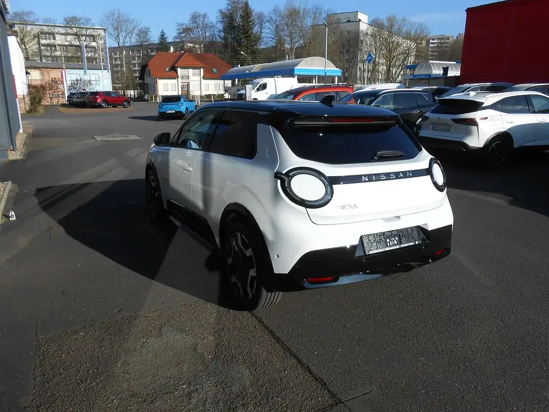 Nissan Micra - Thumbnail 5