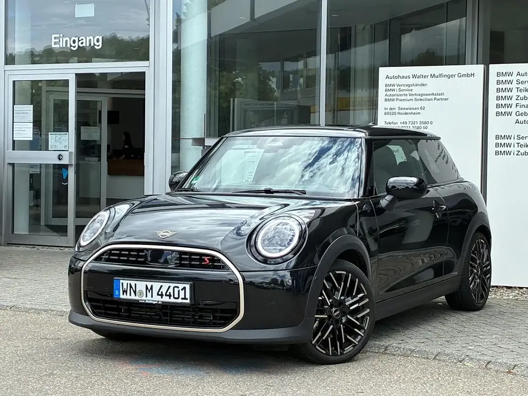 MINI Cooper S - Thumbnail 1