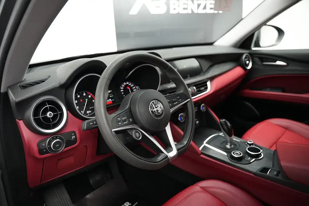 Alfa Romeo Stelvio - Thumbnail 15