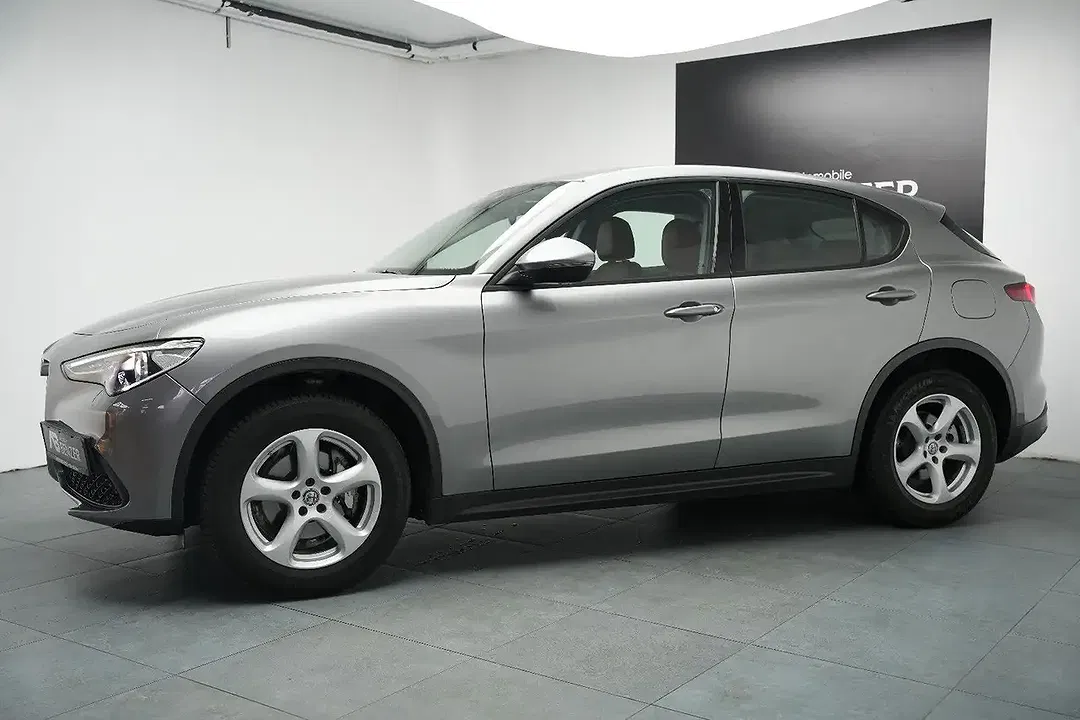 Alfa Romeo Stelvio - Thumbnail 6