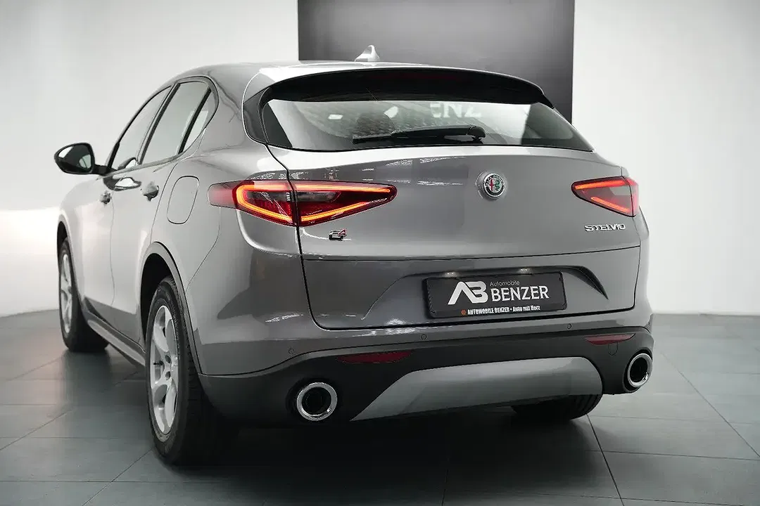 Alfa Romeo Stelvio - Thumbnail 8