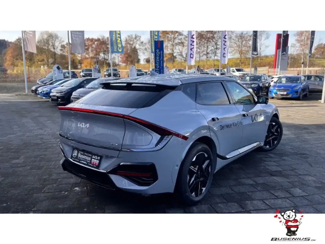 Kia EV6 - Thumbnail 3