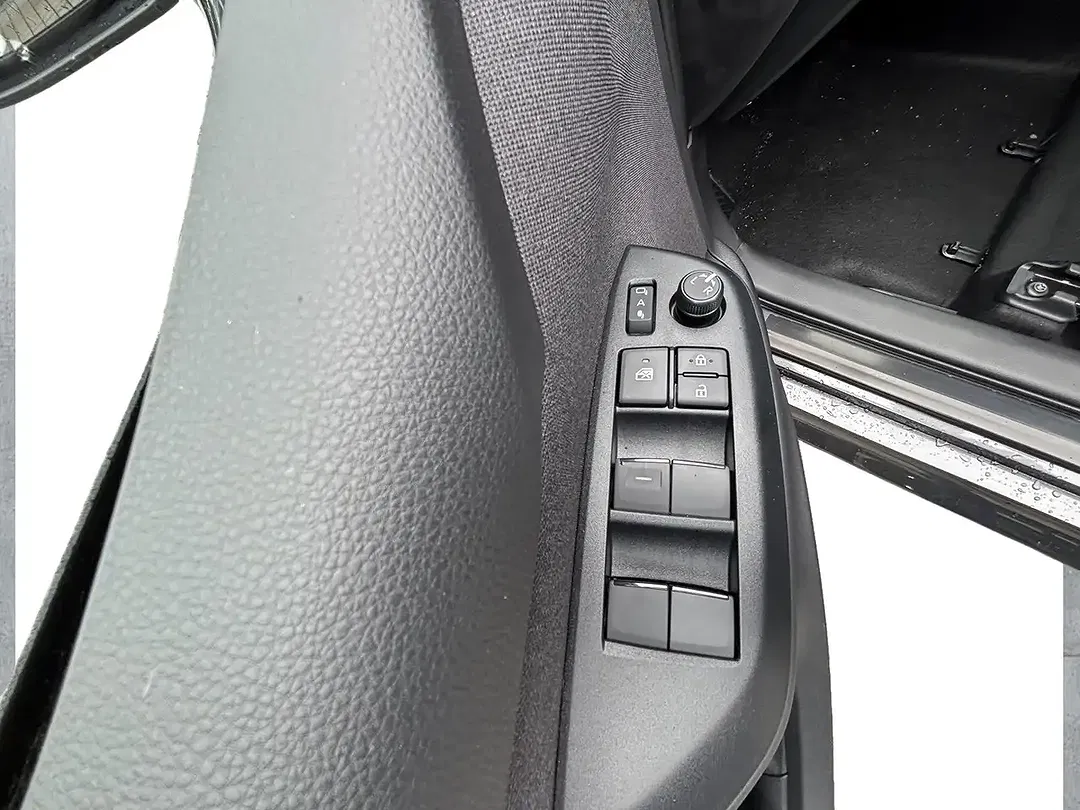 Mazda 2 - Thumbnail 4