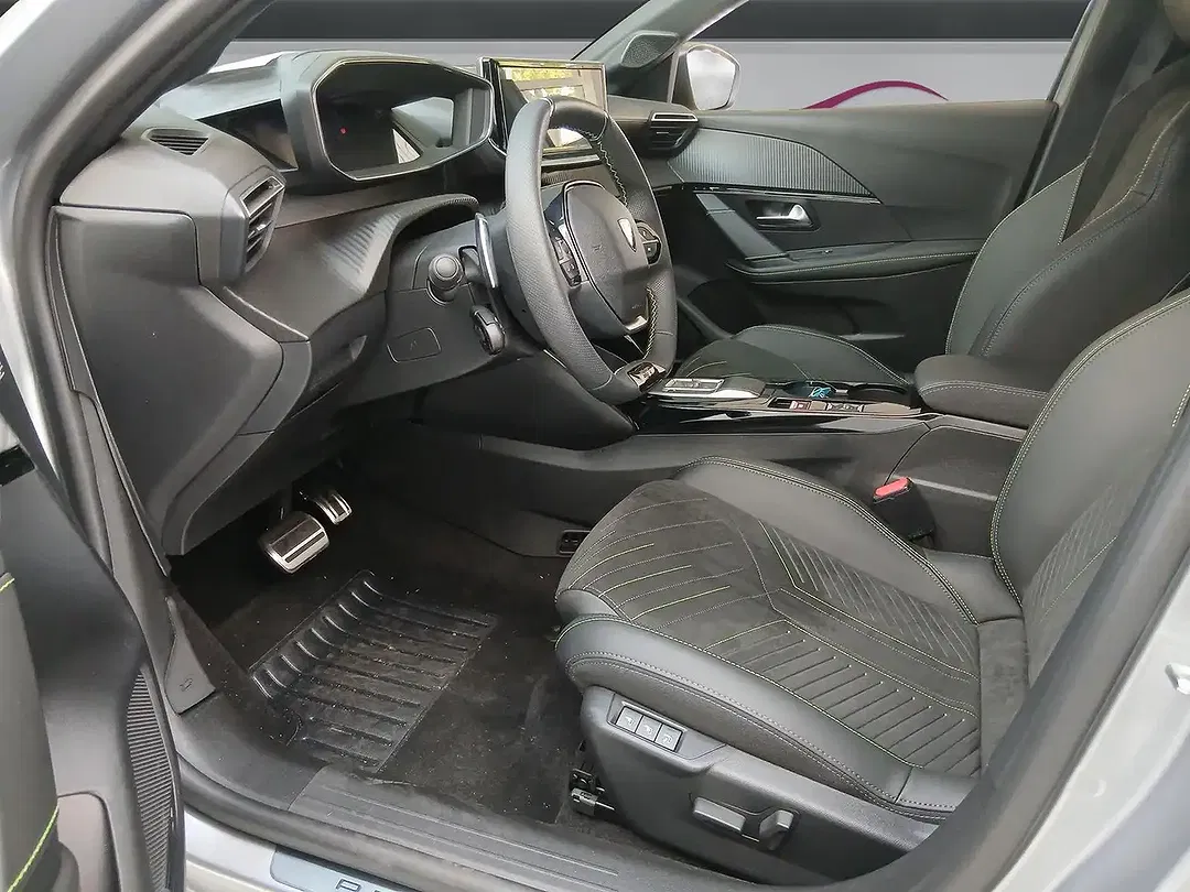 Peugeot 208 - Thumbnail 10