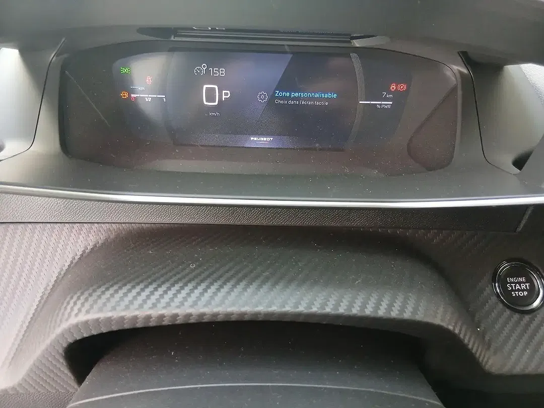 Peugeot 208 - Thumbnail 12