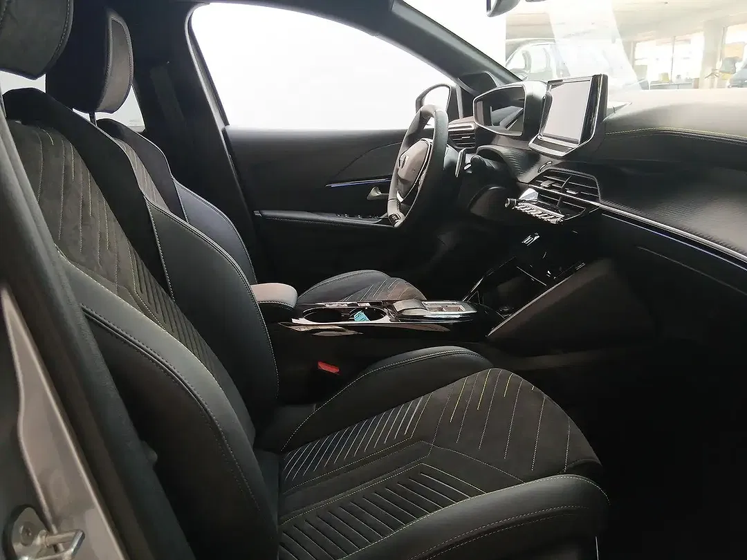 Peugeot 208 - Thumbnail 16