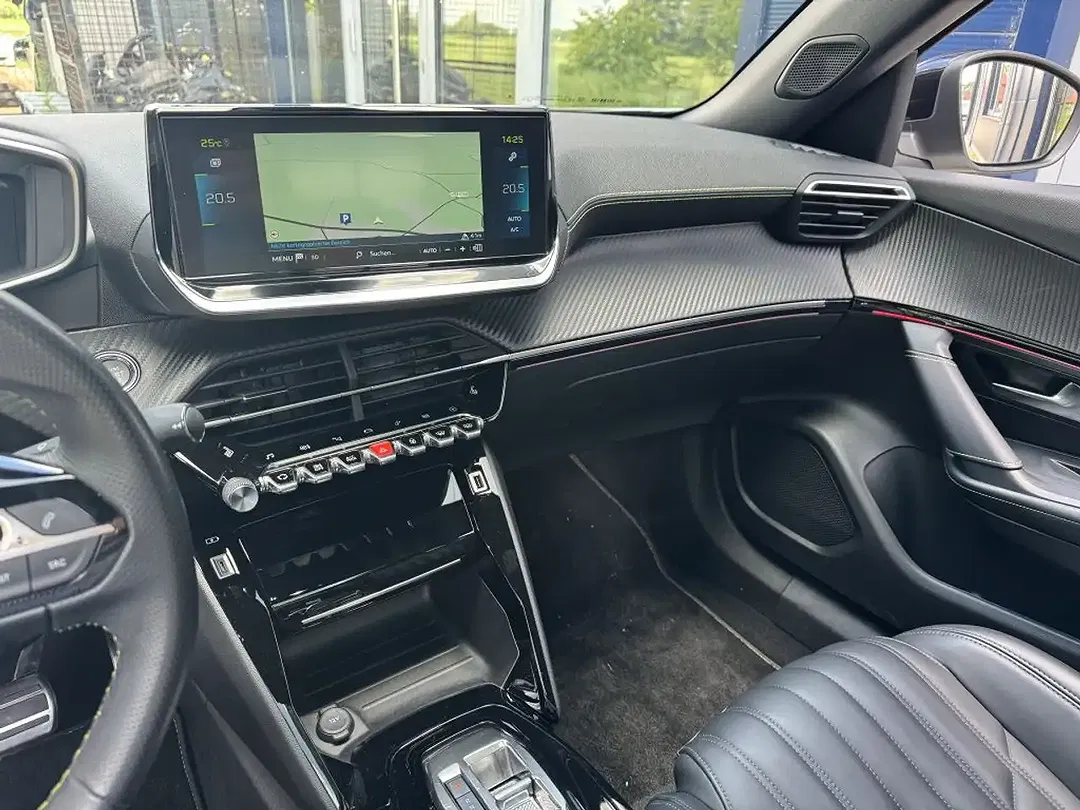 Peugeot 2008 - Thumbnail 10
