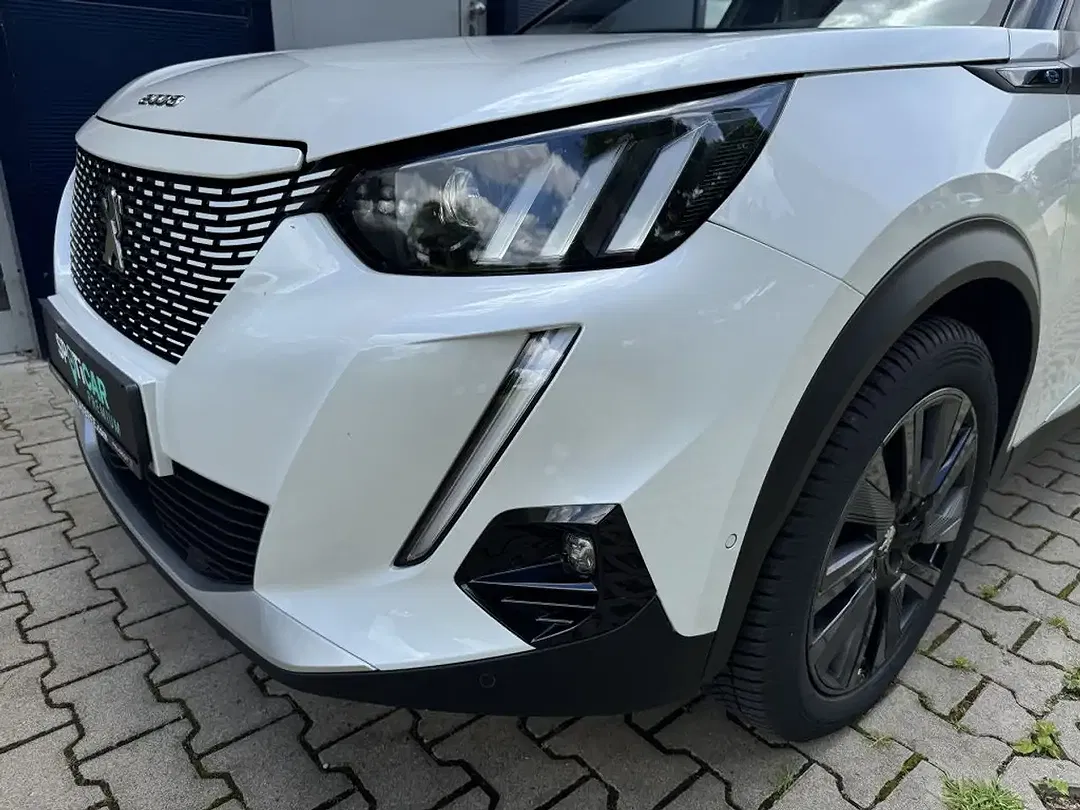Peugeot 2008 - Thumbnail 4
