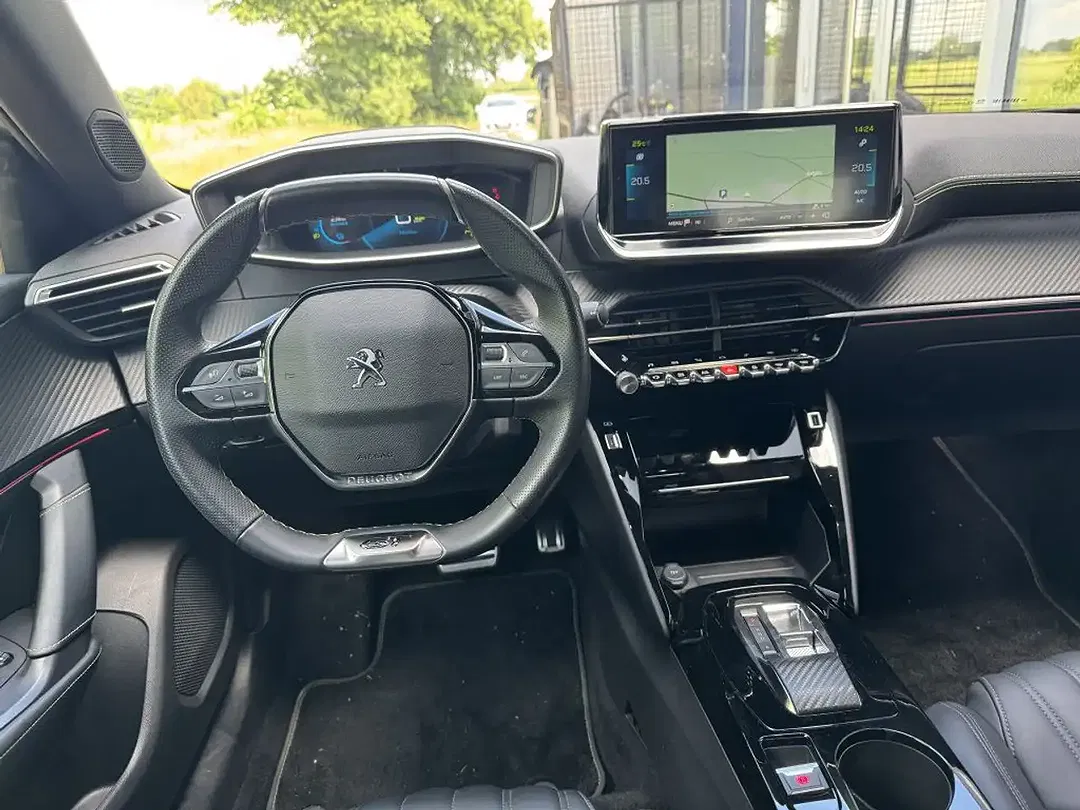 Peugeot 2008 - Thumbnail 5