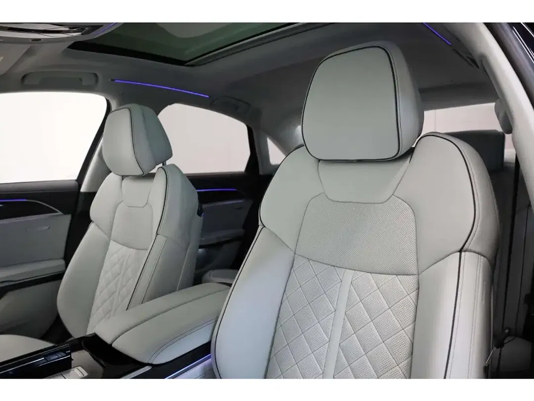 Audi S8 - Thumbnail 9
