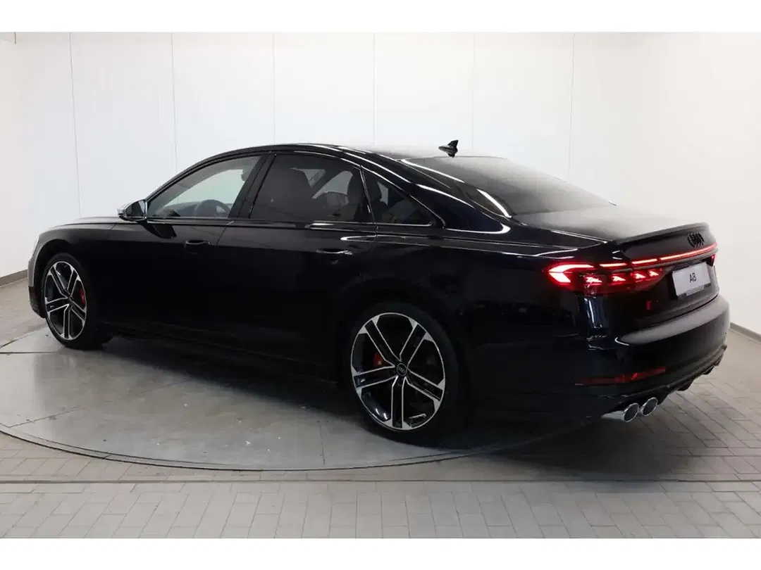 Audi S8 - Thumbnail 3