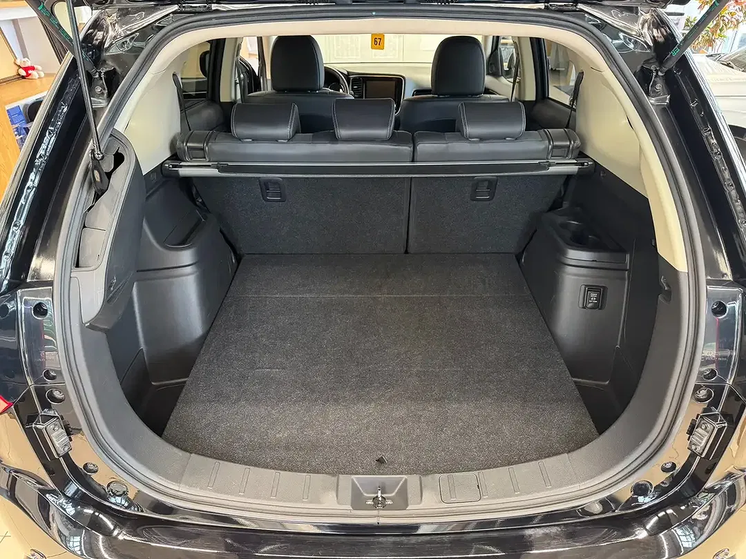 Mitsubishi Outlander - Thumbnail 10