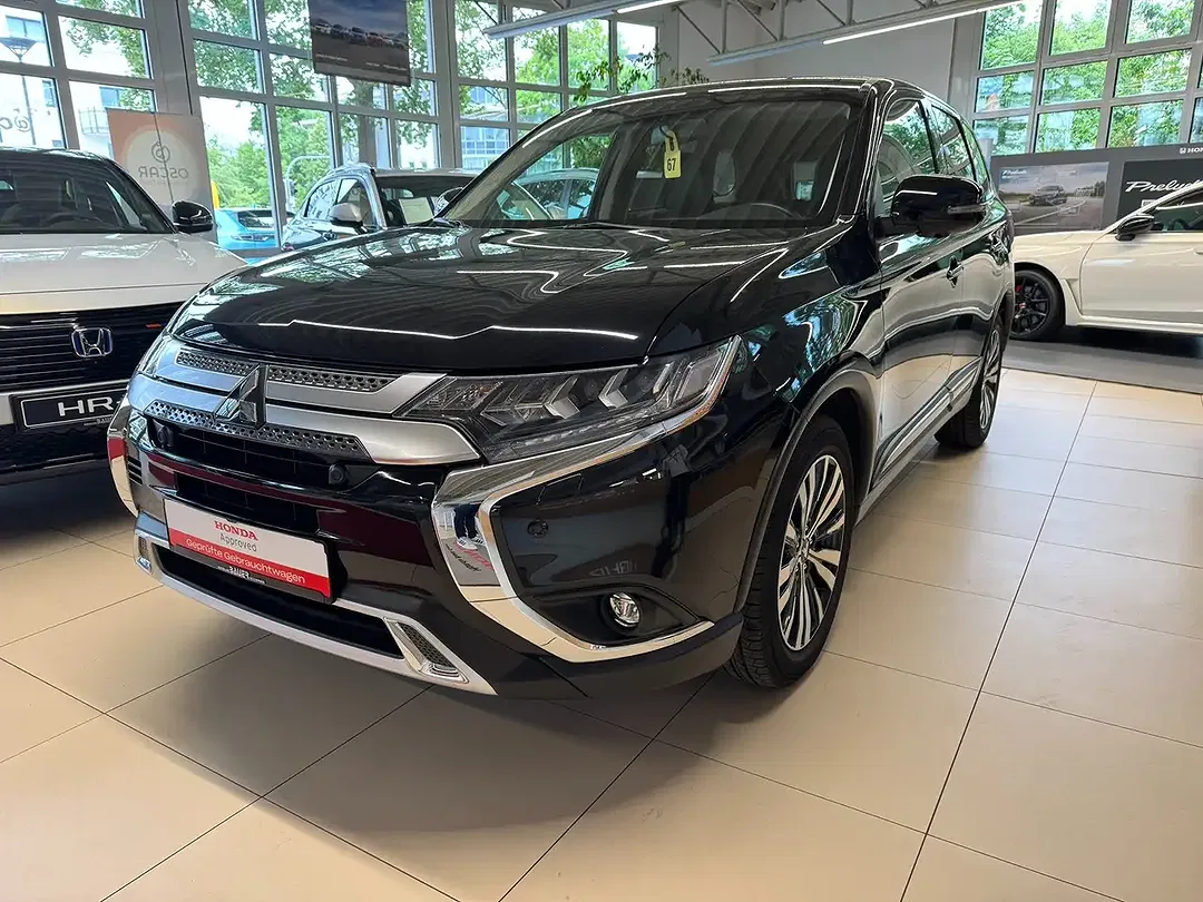 Mitsubishi Outlander - Thumbnail 3