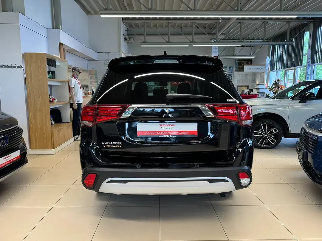 Mitsubishi Outlander - Thumbnail 5