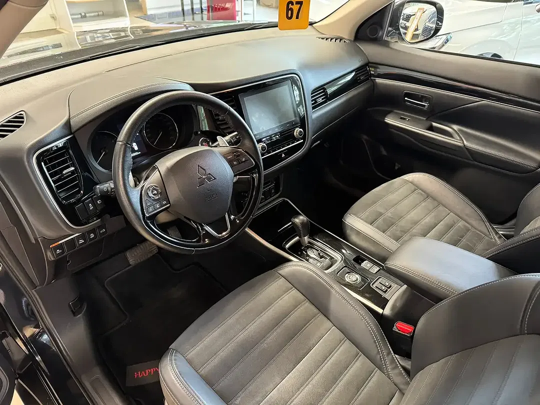 Mitsubishi Outlander - Thumbnail 7