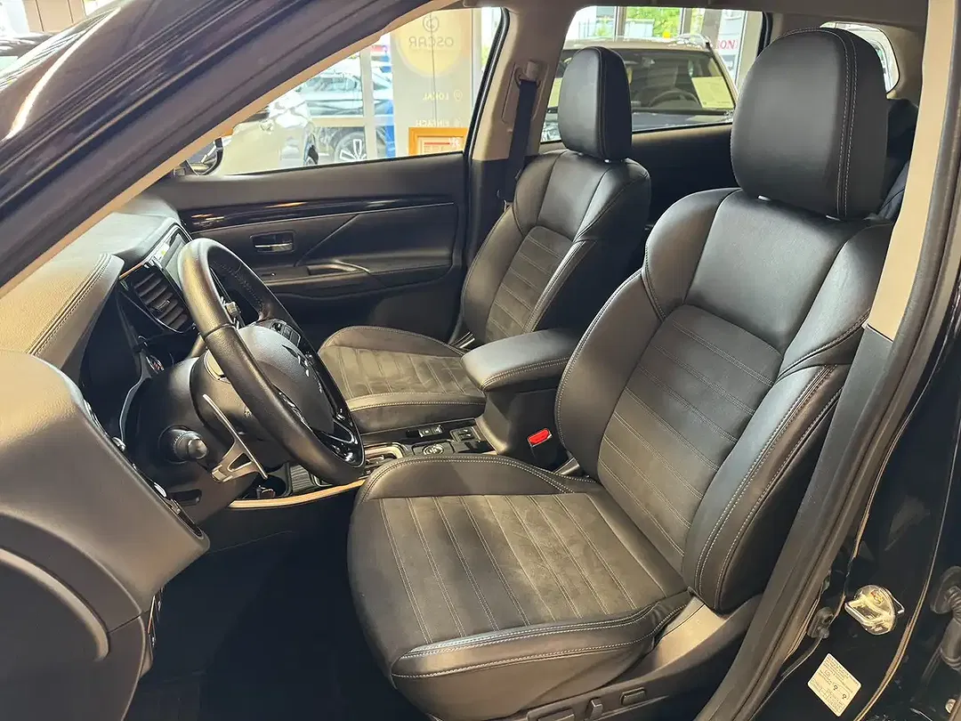 Mitsubishi Outlander - Thumbnail 8