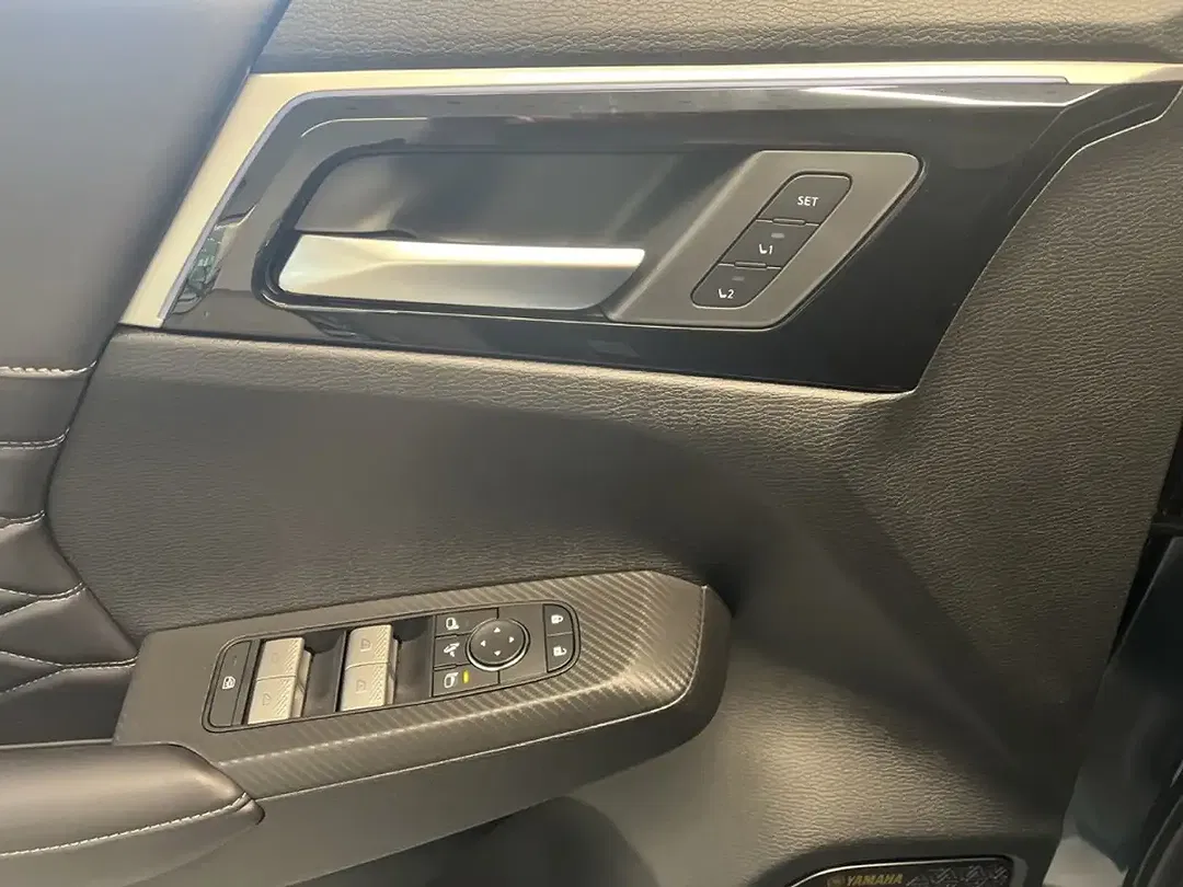 Mitsubishi Outlander - Thumbnail 10