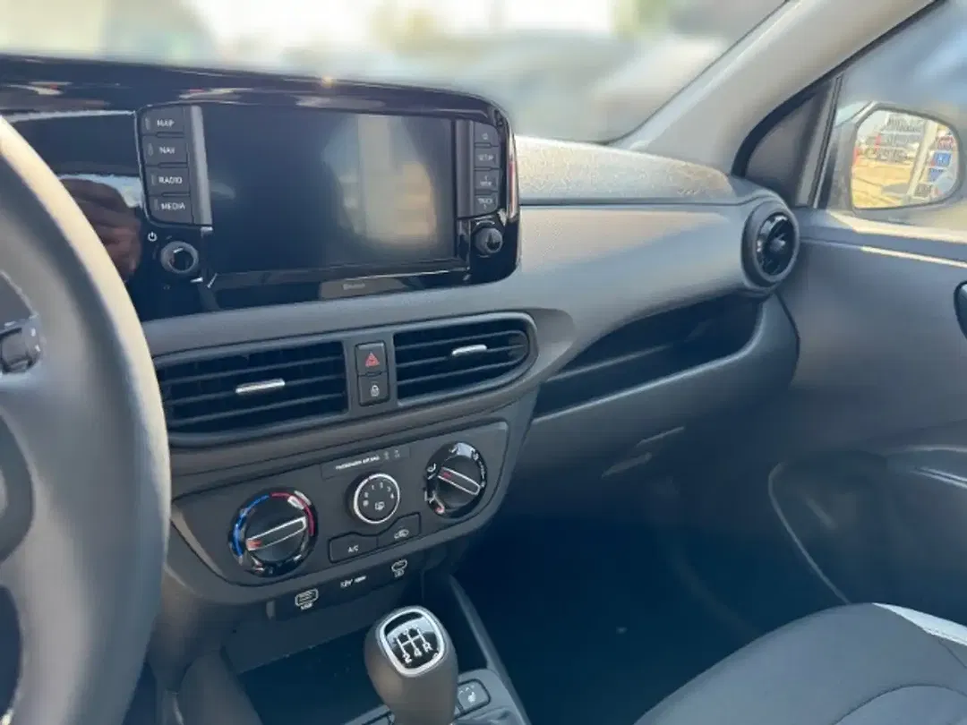 Hyundai i10 - Thumbnail 9