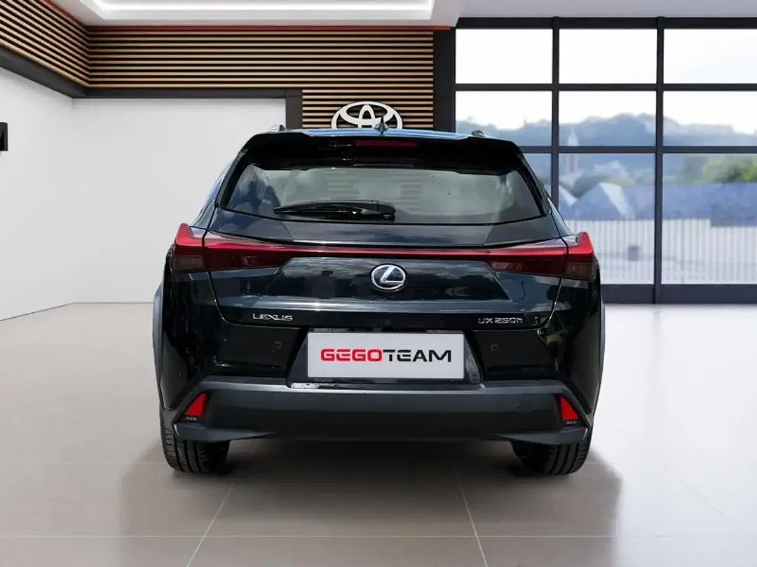 Lexus UX 250h - Thumbnail 5