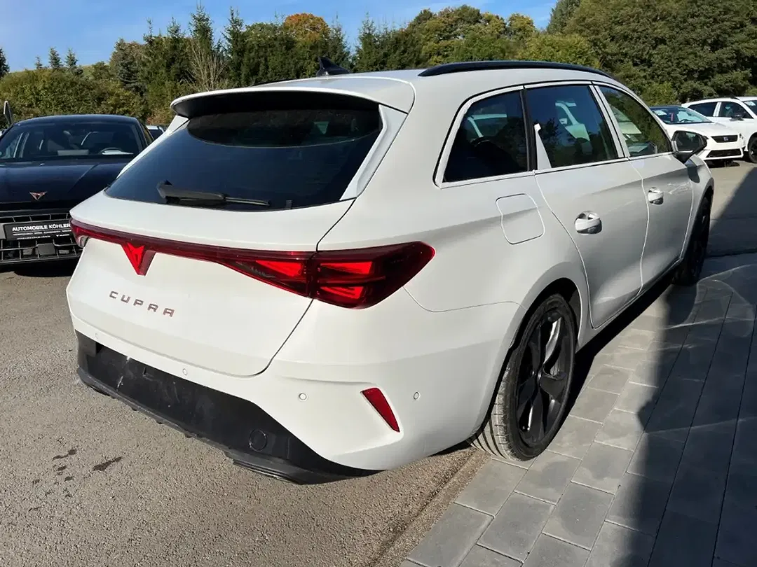 CUPRA Leon - Thumbnail 3