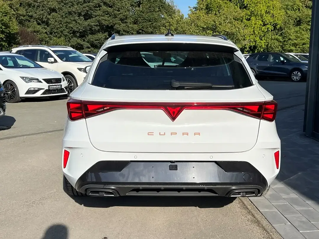CUPRA Leon - Thumbnail 4