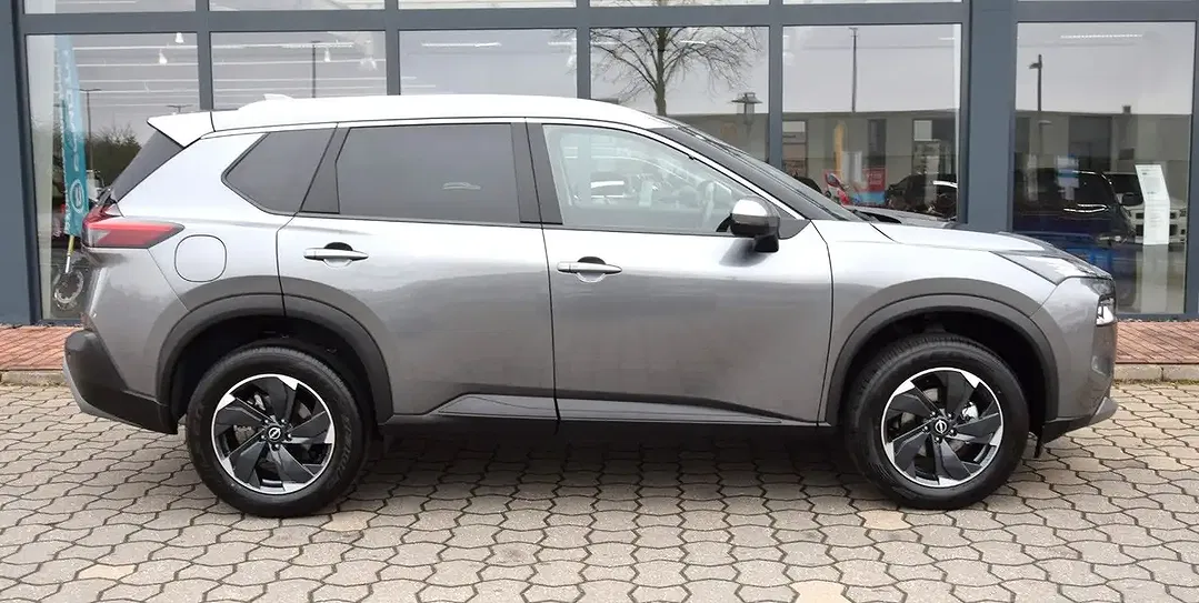 Nissan X-Trail - Thumbnail 2