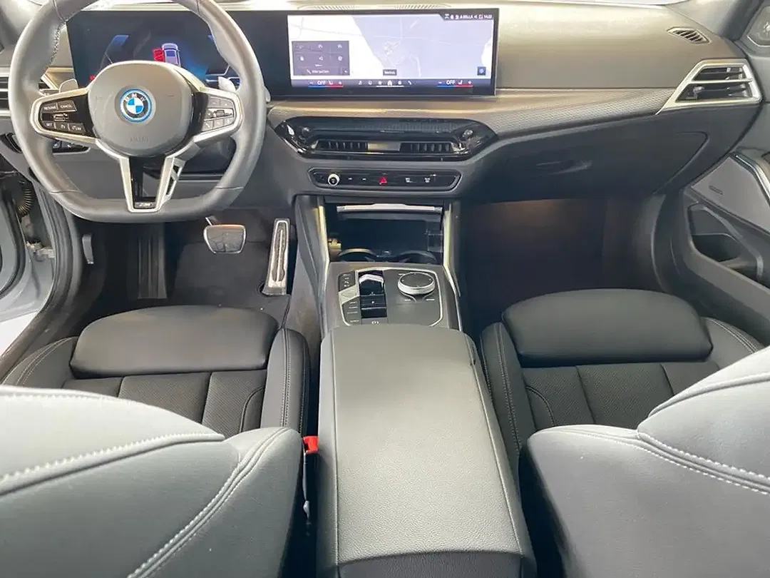 BMW 330 - Thumbnail 10