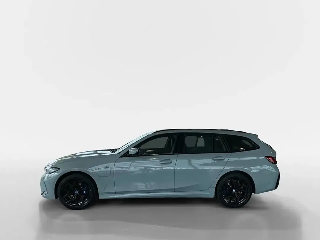 BMW 330 - Thumbnail 3