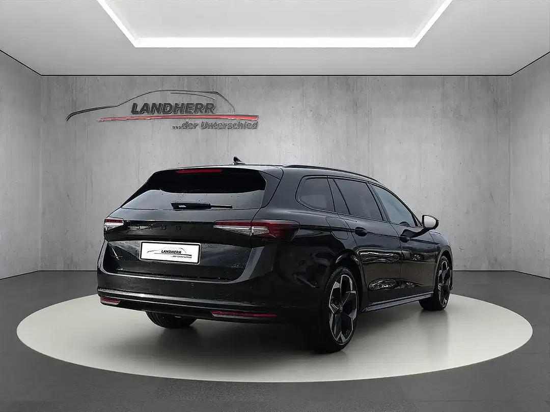 Skoda Superb - Thumbnail 3