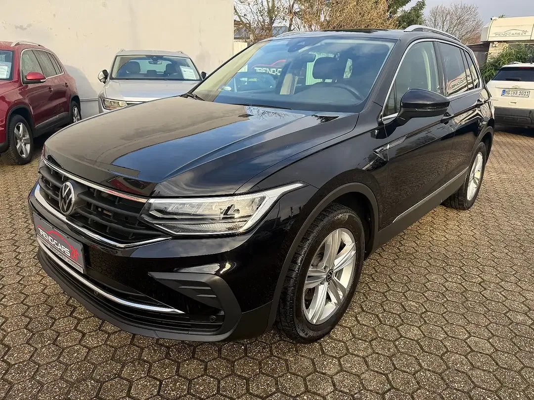 Volkswagen Tiguan - Thumbnail 1