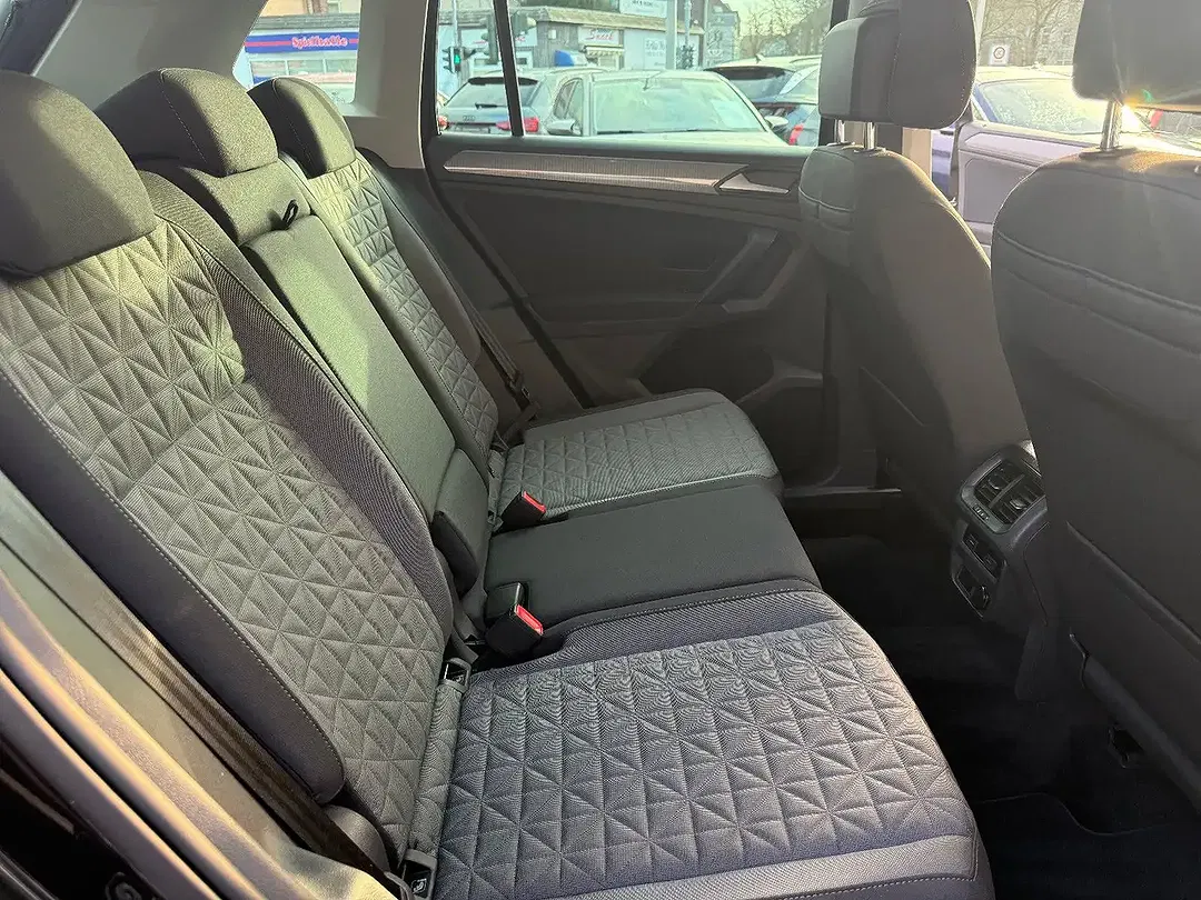 Volkswagen Tiguan - Thumbnail 11