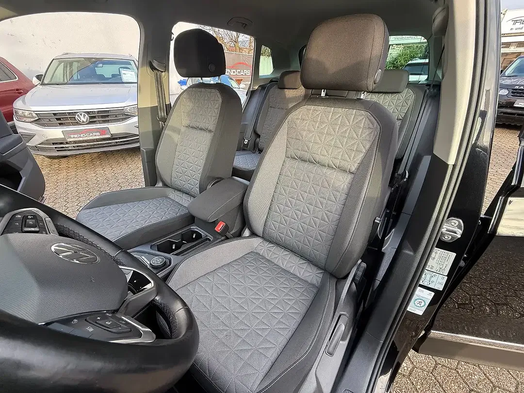 Volkswagen Tiguan - Thumbnail 13