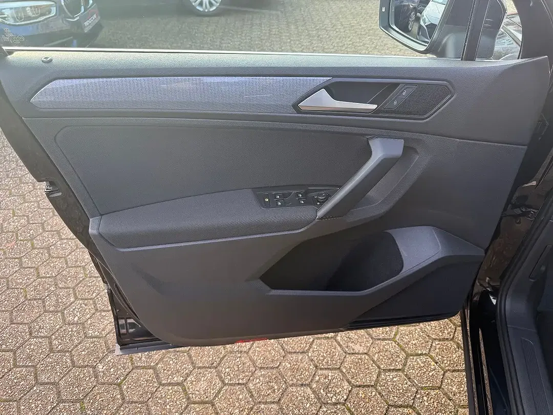 Volkswagen Tiguan - Thumbnail 14