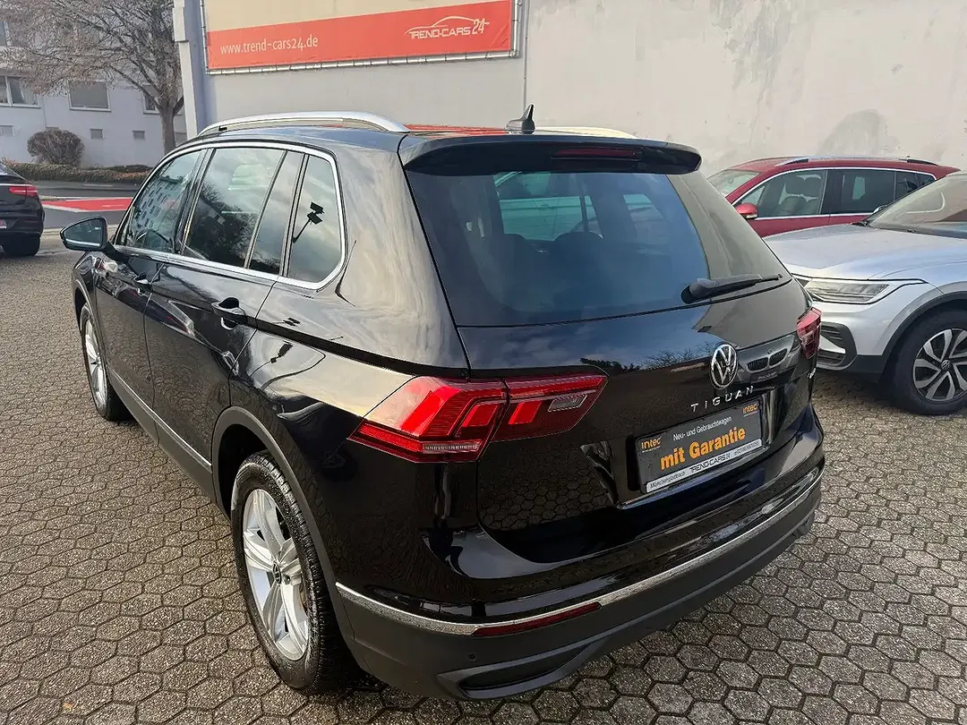 Volkswagen Tiguan - Thumbnail 3