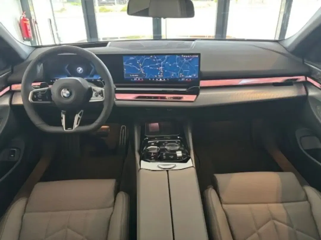 BMW 520 - Thumbnail 12