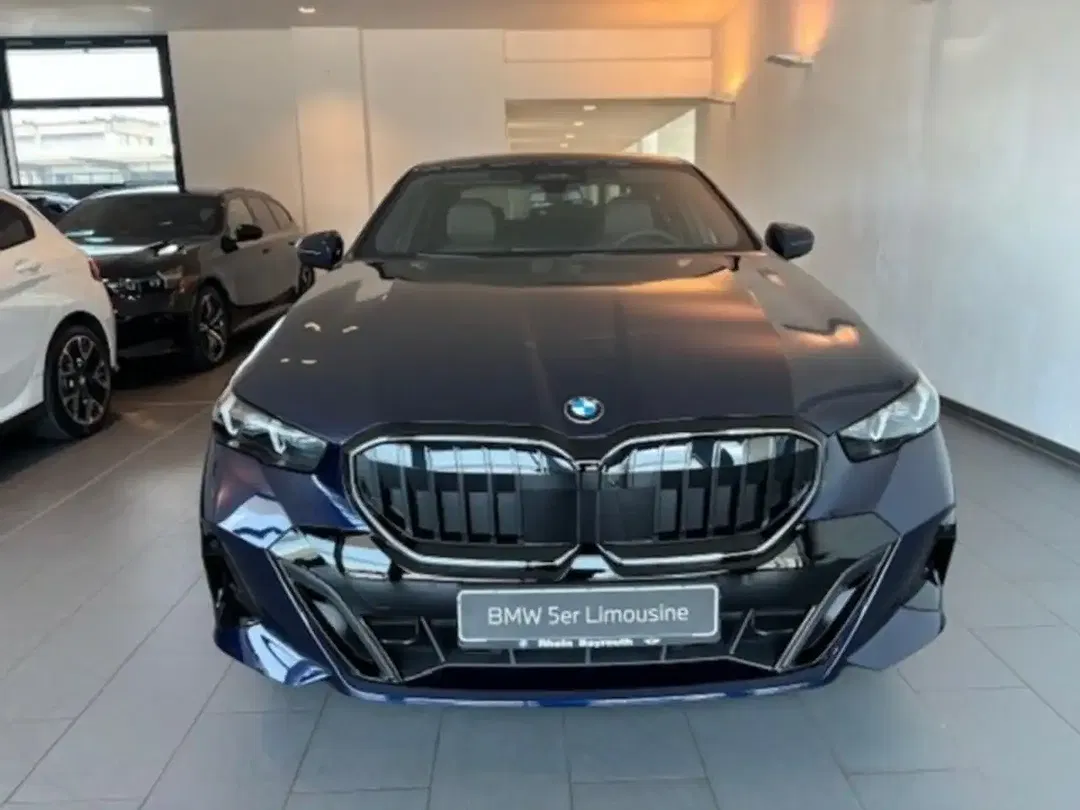 BMW 520 - Thumbnail 2