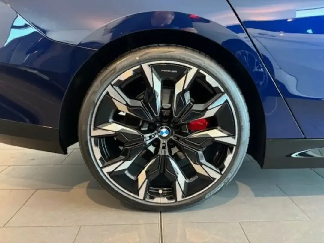 BMW 520 - Thumbnail 4