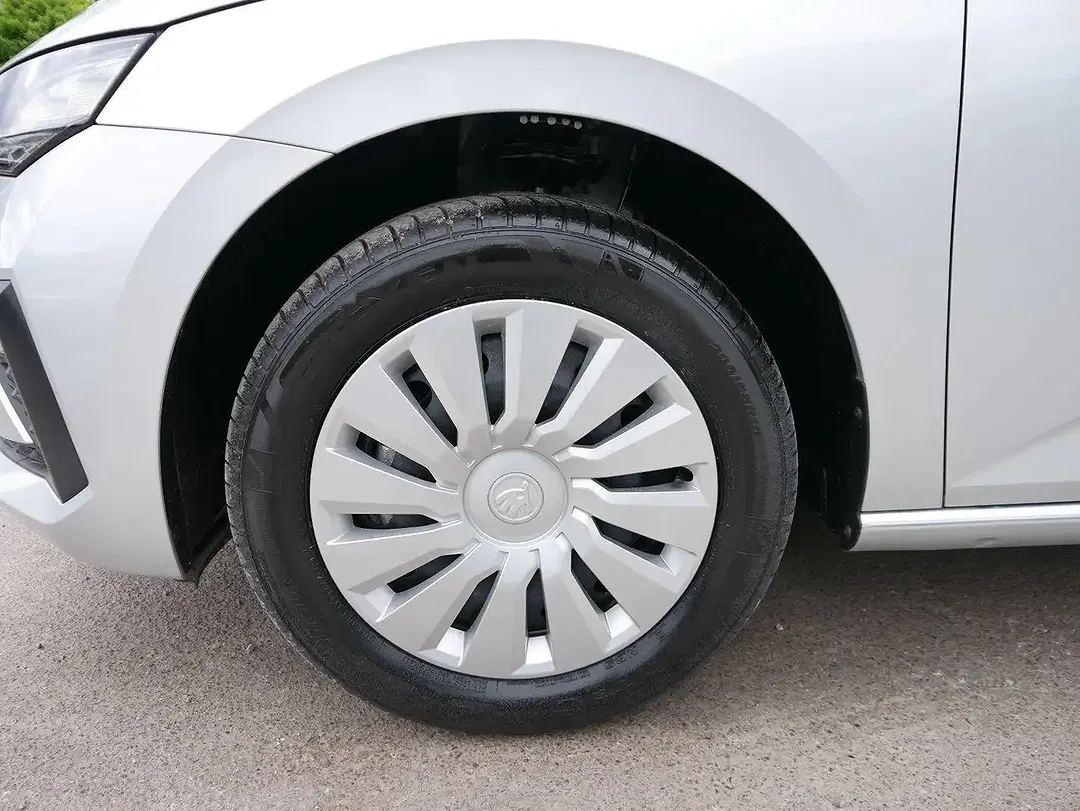 Skoda Scala - Thumbnail 3